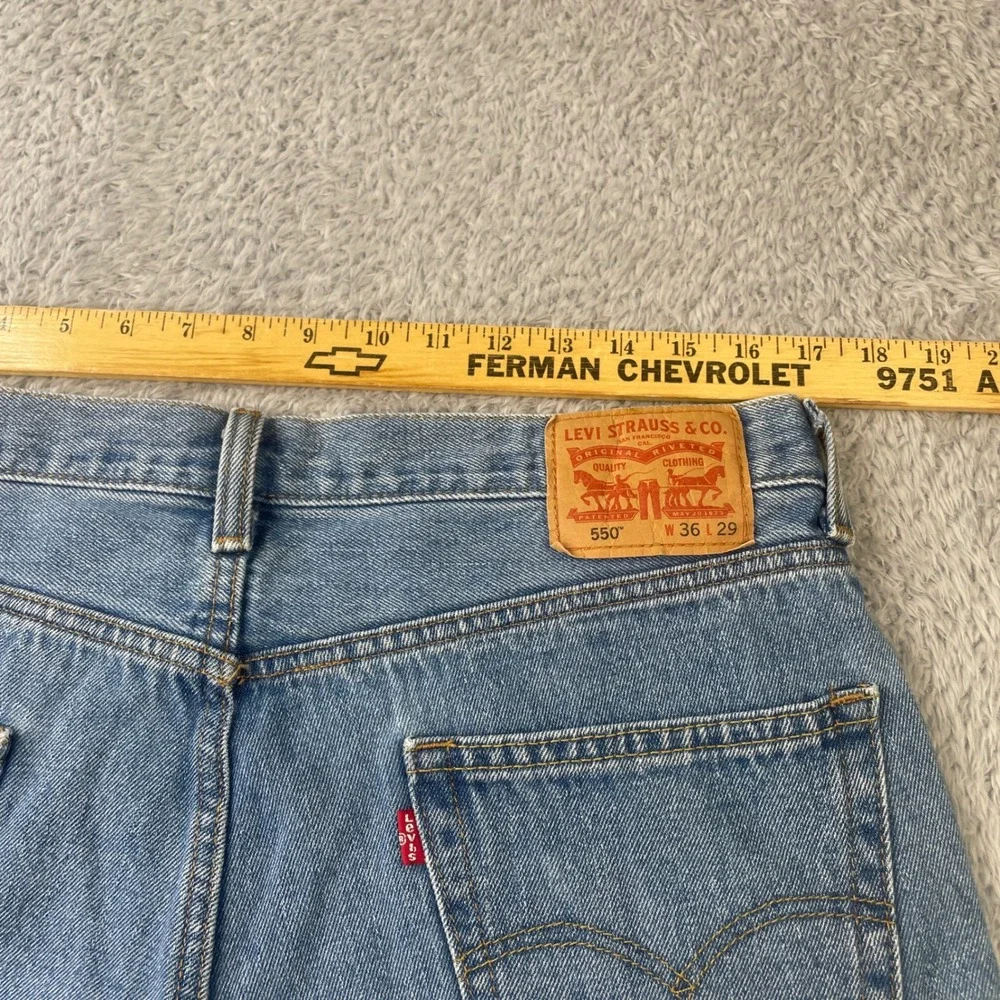 Levi's 550 Relaxed Fit Jeans Mens 36x29 (36X26 READ) Light Wash Blue Tapered